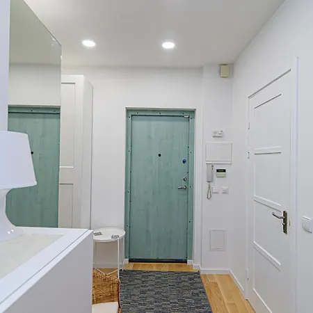 Cute Konstitucijos Ave Vilnius