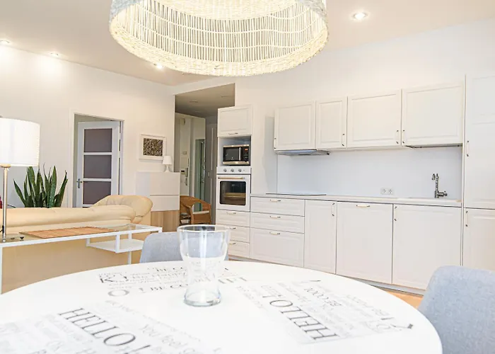 Cute Konstitucijos Ave *